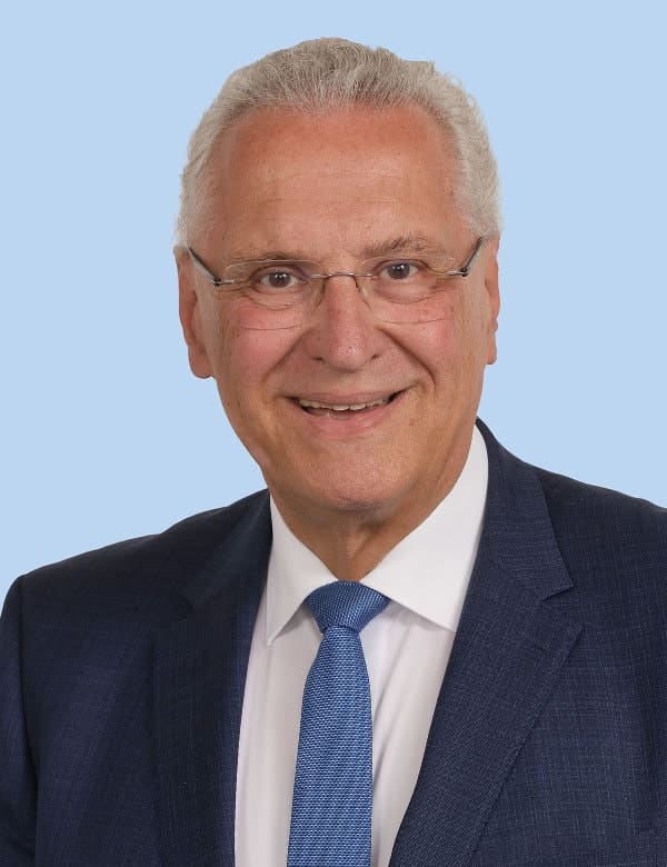Portrait Joachim Herrmann, Bayerischer Staatsminister des Innern, für Sport und Integration, Mitglied des Bayerischen Landtags, Schirrmherr Notfallgäu © Joachim Herrmann, Bayerischer Staatsminister ©BayStMI | © COCS GmbH